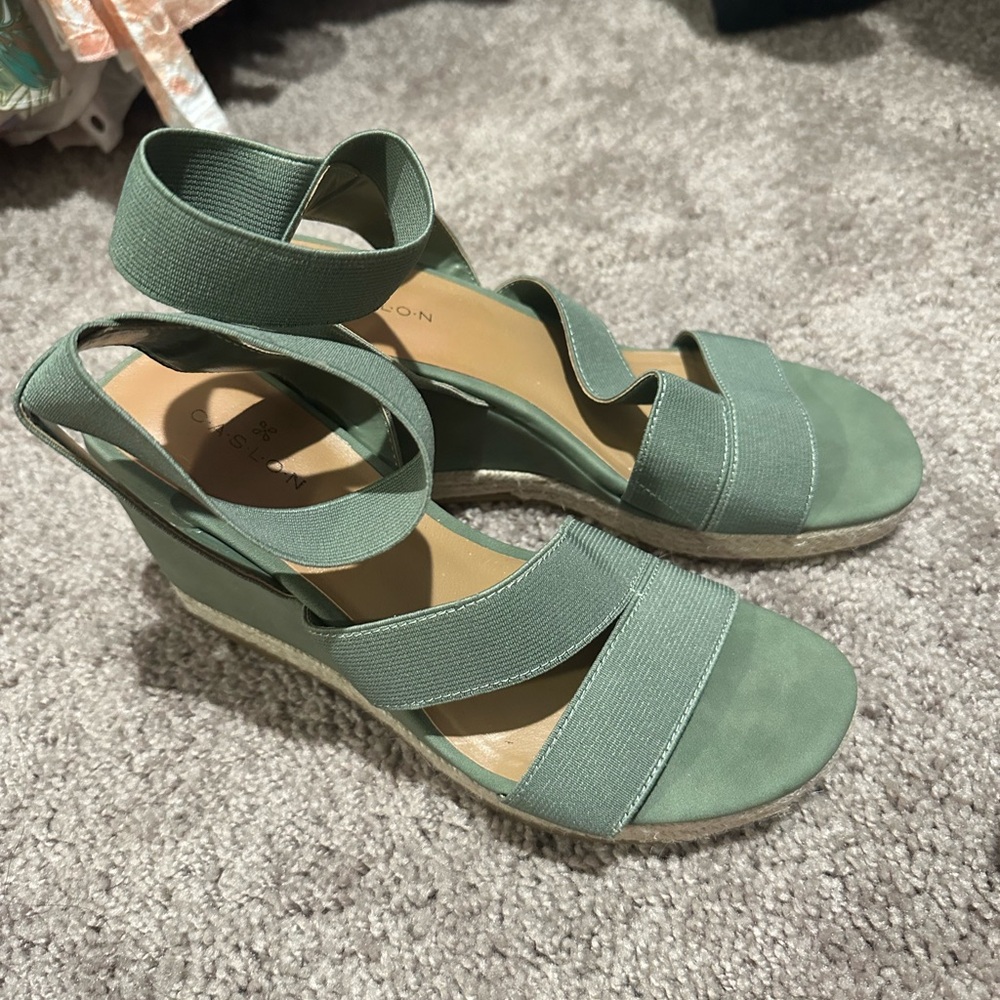 Olive Wedge Sandals - NEW